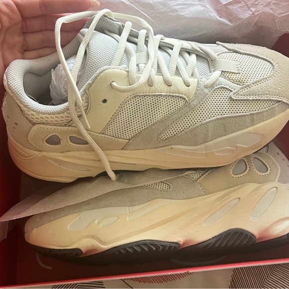 Yeezy 700 white boost *AUTHENTIC - Picture 3 of 3